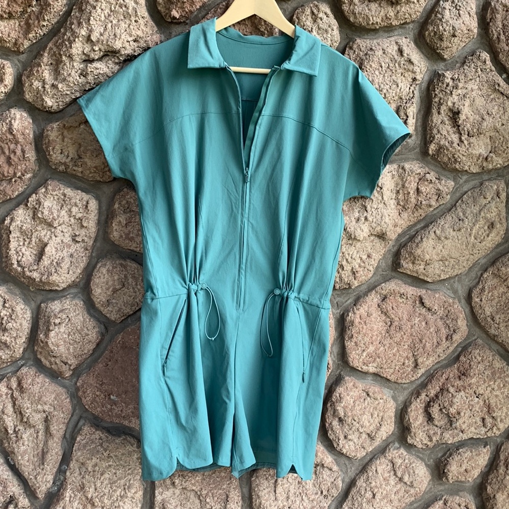 Lululemon pocketed romper tide water teal size 6